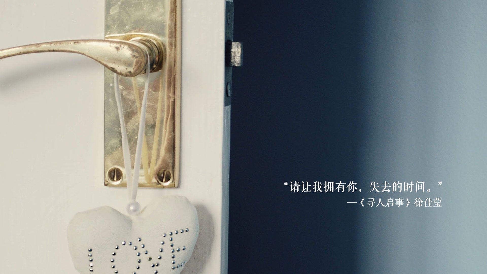 爱游戏官方-仰泳赛道荷兰强将稳定晋级，仰泳冠军的慢动作视频